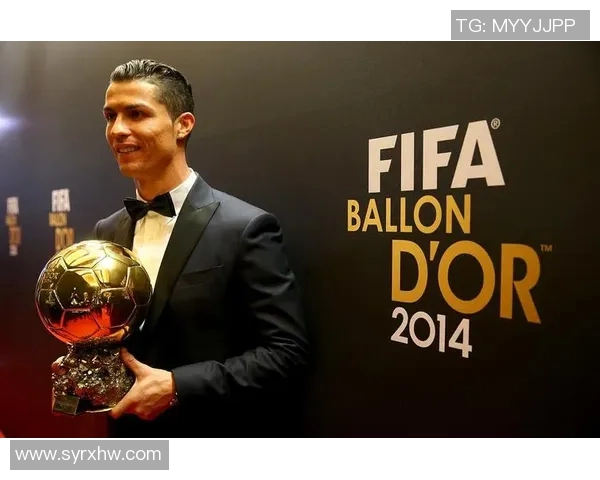 足球巨星C罗荣获金牌再创辉煌成就引发全球热议 足球巨星C罗荣获金牌再创辉煌成就引发全球热议